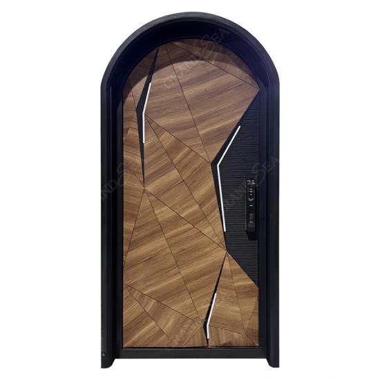 portes cintrées en bois sculpté