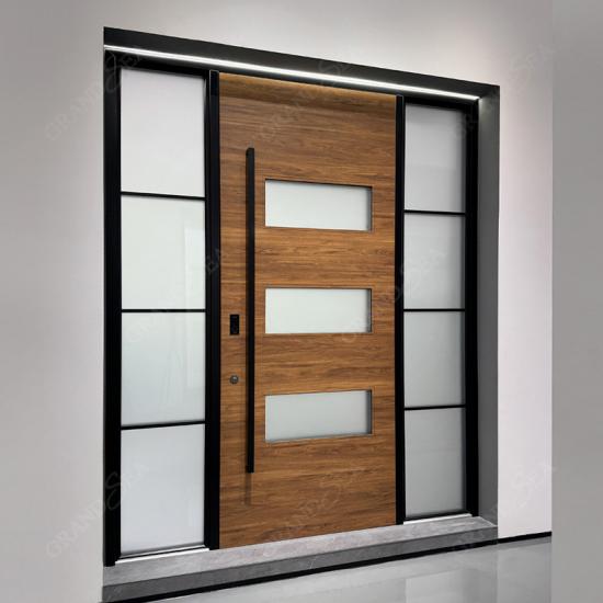 porte d'entrée en bois sculptée